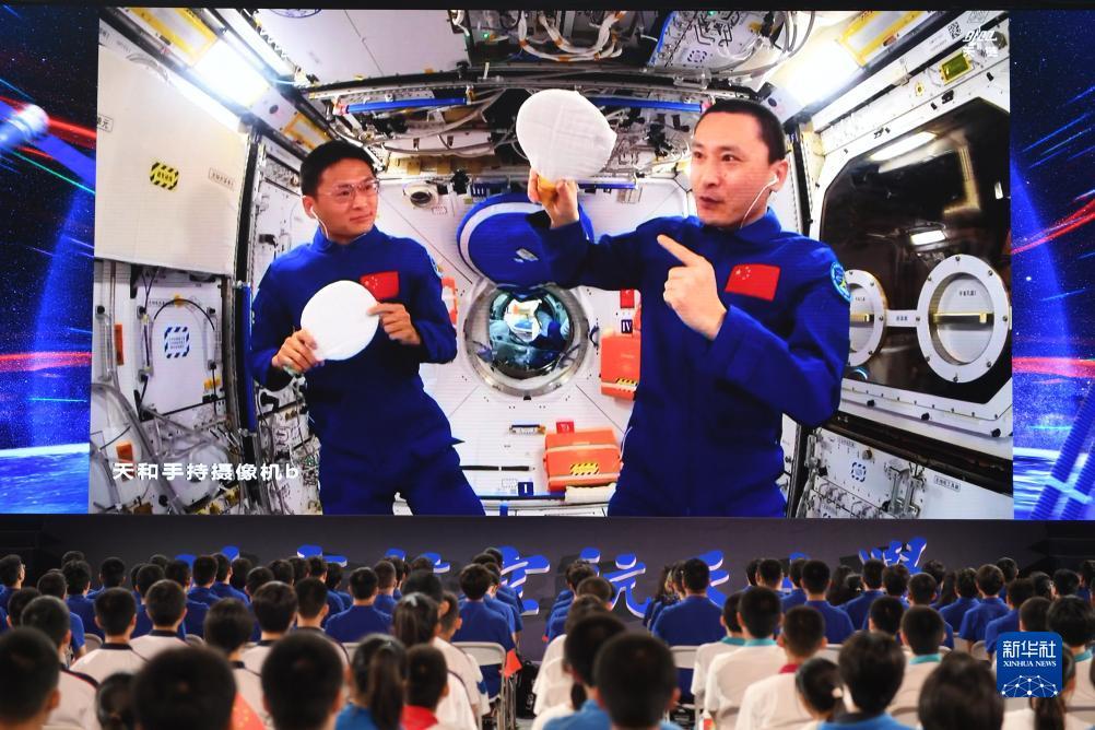 奔驰宝马电玩城游戏下载